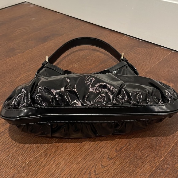 Authentic GUCCI Black Dialux Leather Queen Bow PVC Hobo Shoulder Bag - Picture 3 of 8